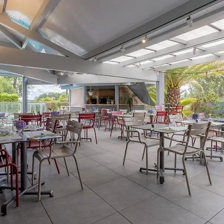 Abor Hotel, Mont De Marsan Отель Saint-Pierre-du-Mont (Landes)