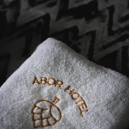 מלון Abor Hotel, Mont De Marsan 3*