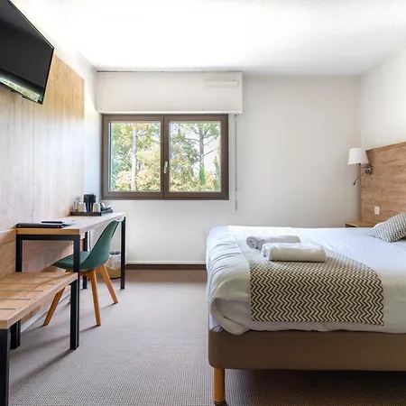 Abor Hotel, Mont De Marsan מלון 3*