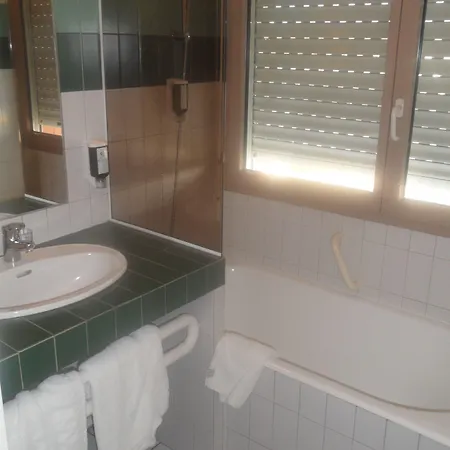 מלון Abor Hotel, Mont De Marsan 3*