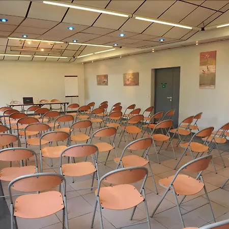 Abor Hotel, Mont De Marsan מלון 3*