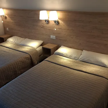 מלון Abor Hotel, Mont De Marsan 3*