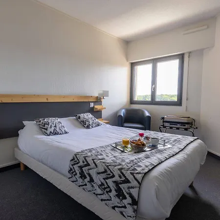מלון Abor Hotel, Mont De Marsan 3*